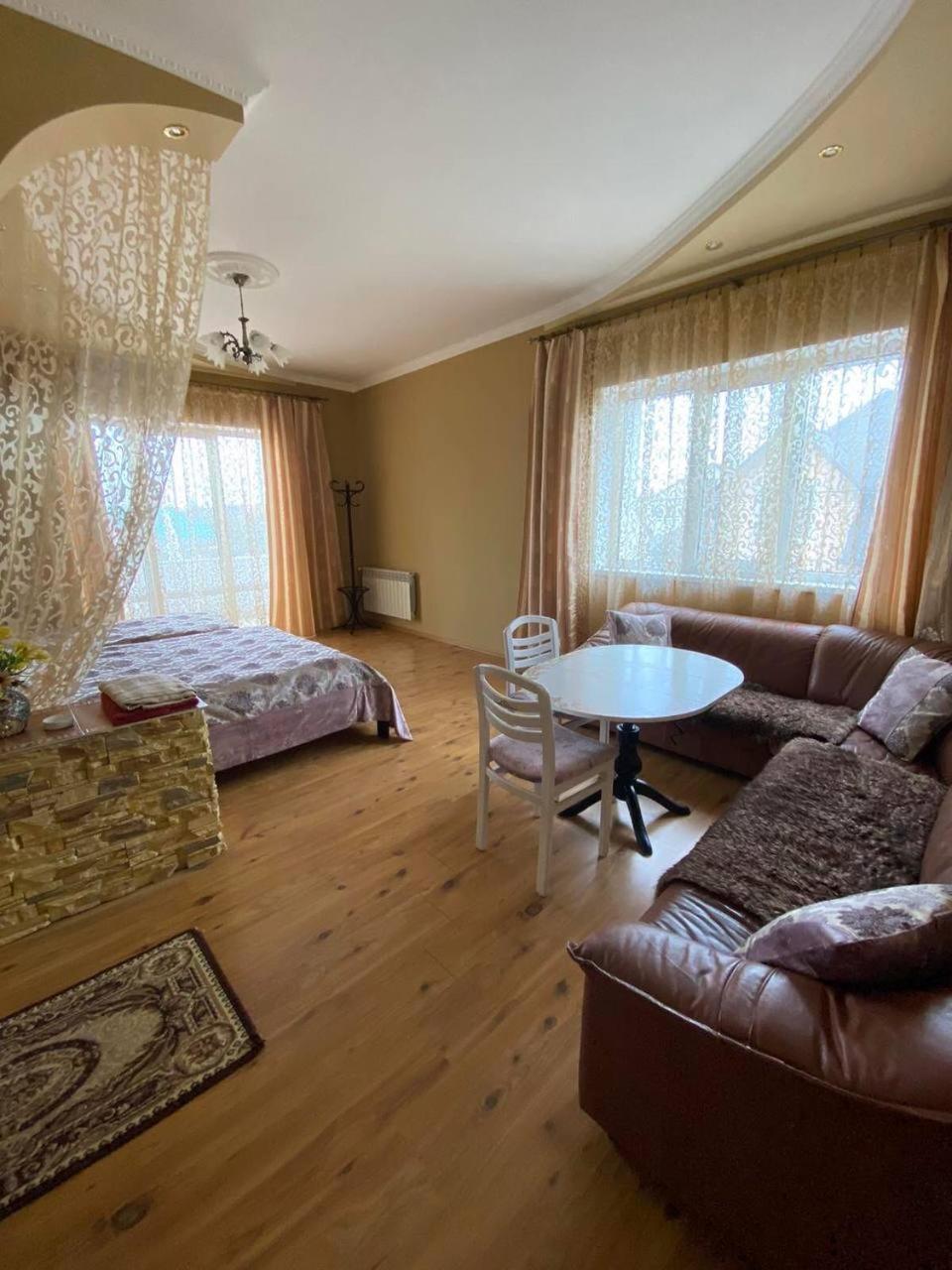 Готель Алекс Lutsk Bagian luar foto